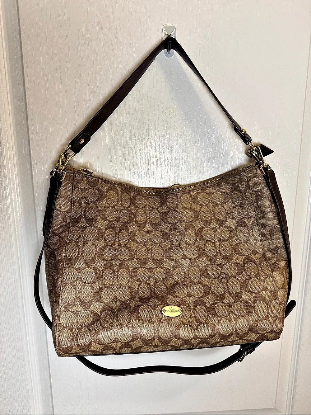 Coach Signature C Brown Canvas Hobo Shoulder Crossbody Bag Gold Hardware